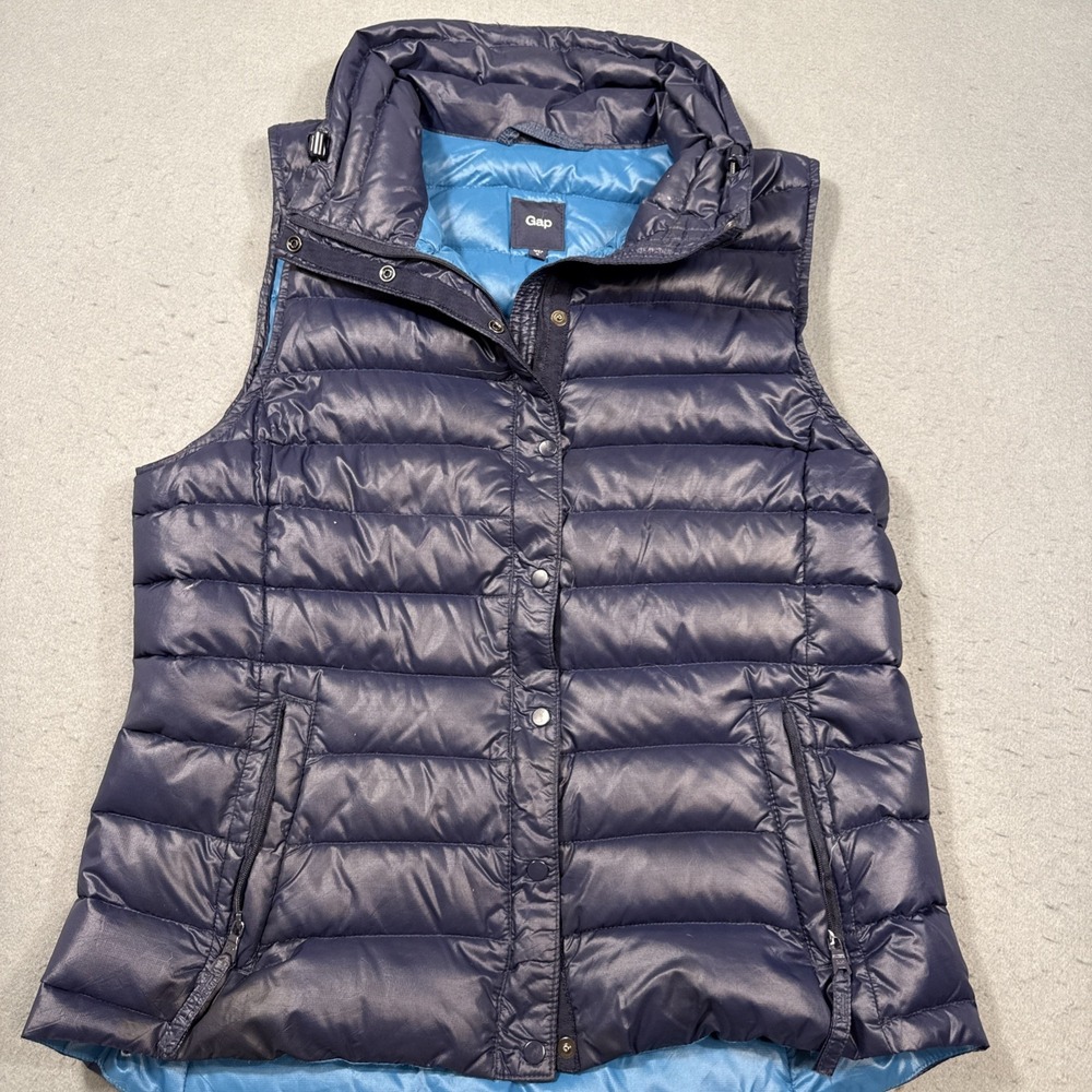 Gap Womens Down Puffer Vest MEDIUM NAVY Zip Snap Packable Outdoors Winter Layer